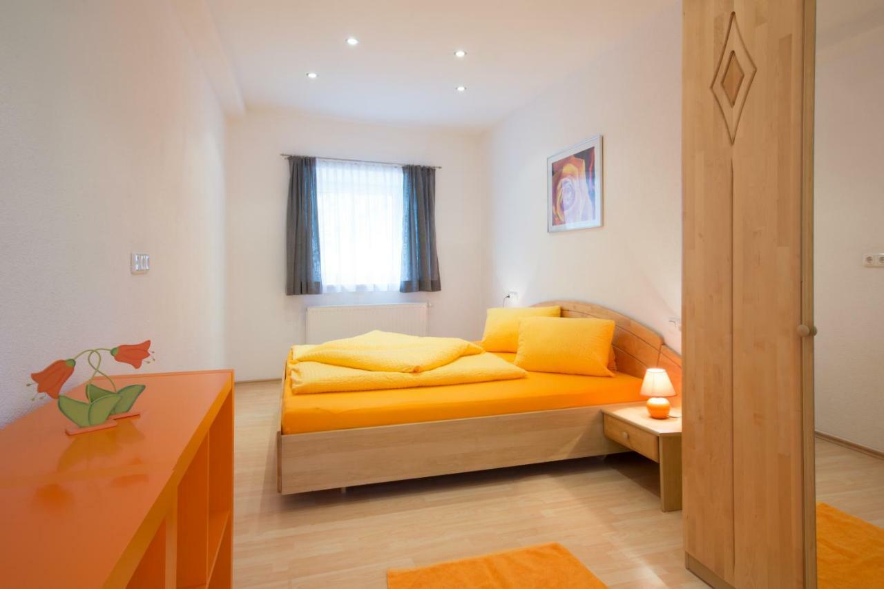 Hofer Apartment